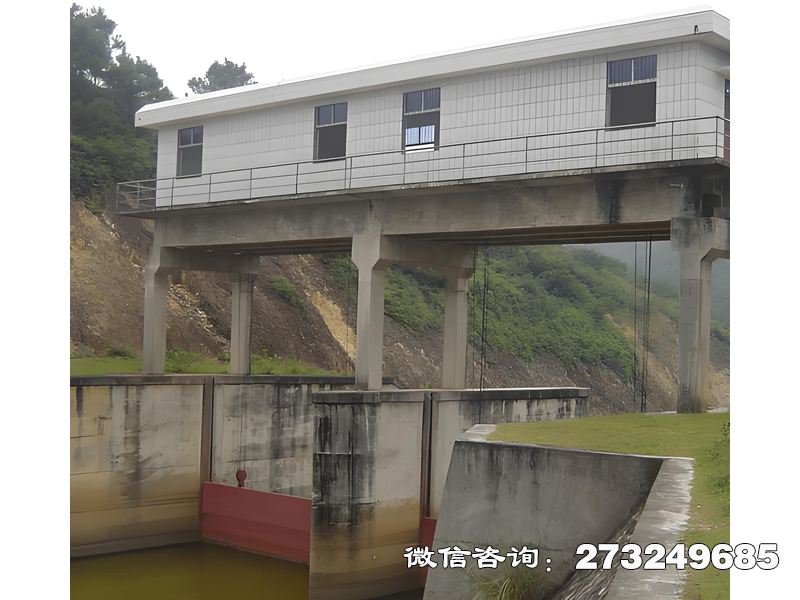 输水泵站闸门
